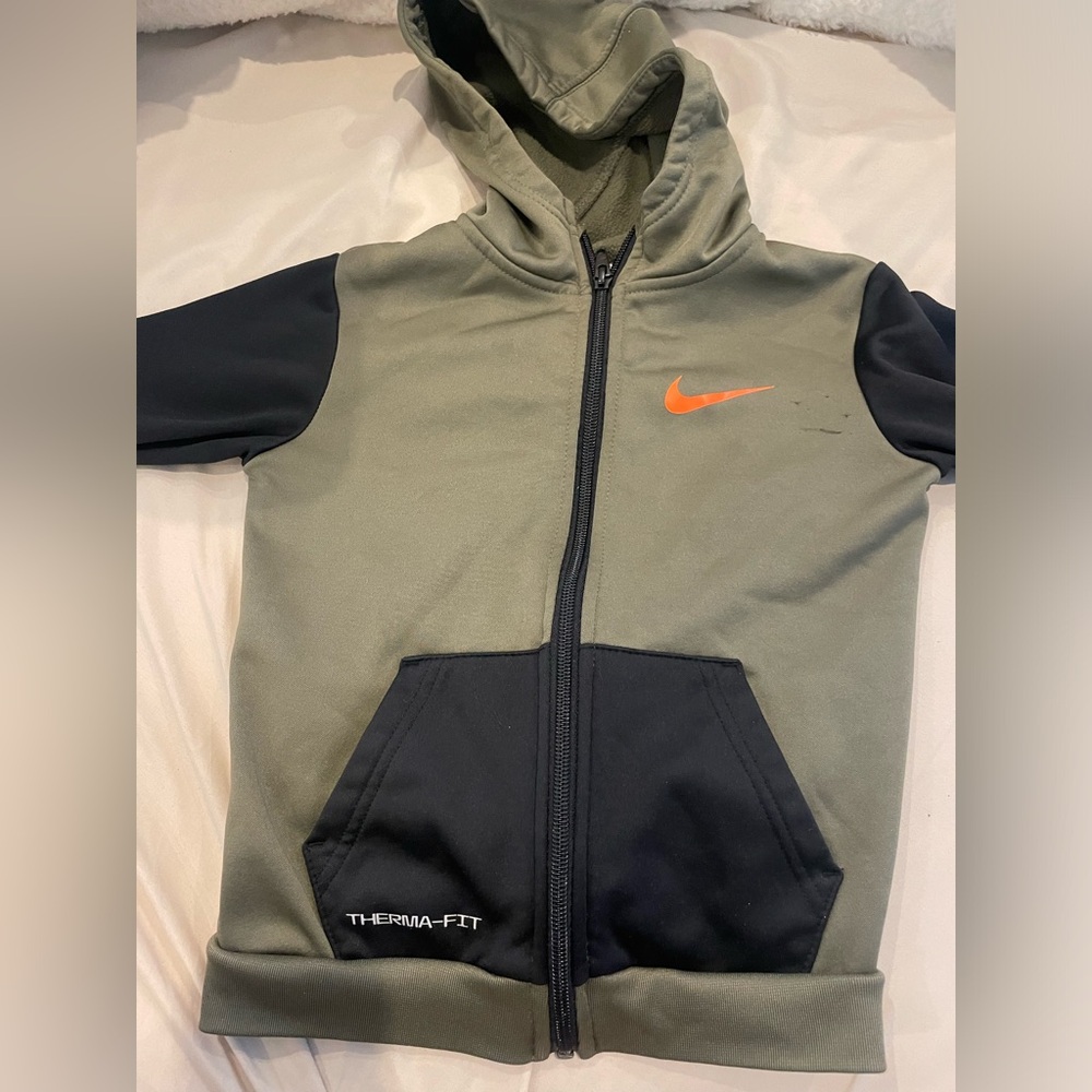 Children’s Nike Therma Fit 2 piece set
